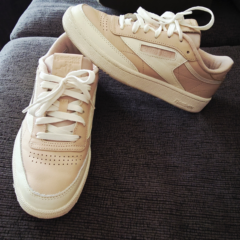 Reebok Athletic Shoes in Pink and Cream M7 W9 EUR39